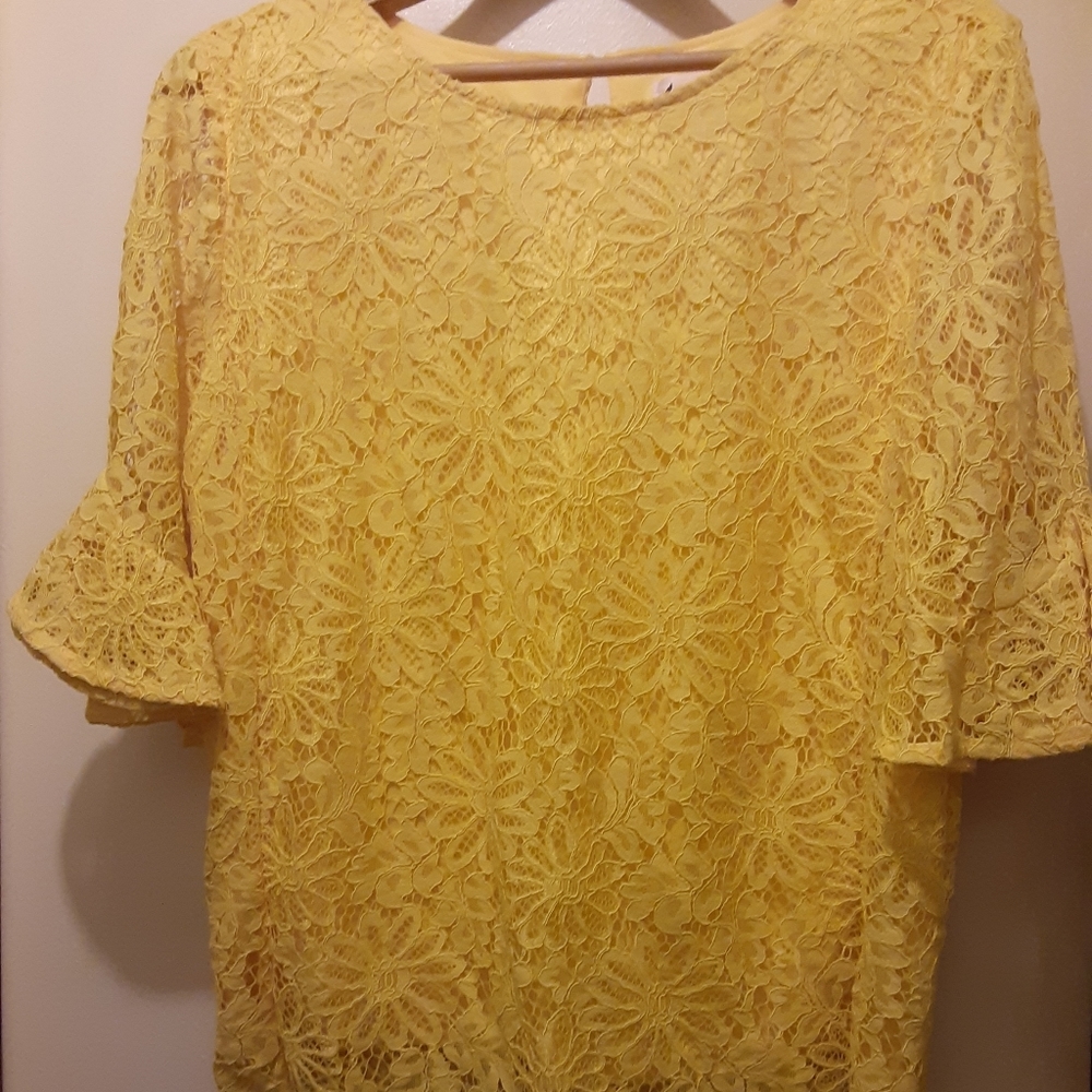 Nanette Lapore yellow lace blouse sz L.